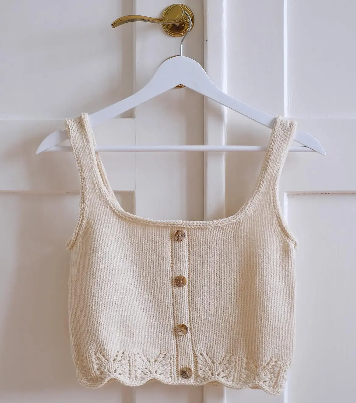 Nostalgia sommertop af Auguste knits - en perfekt sommerstrik