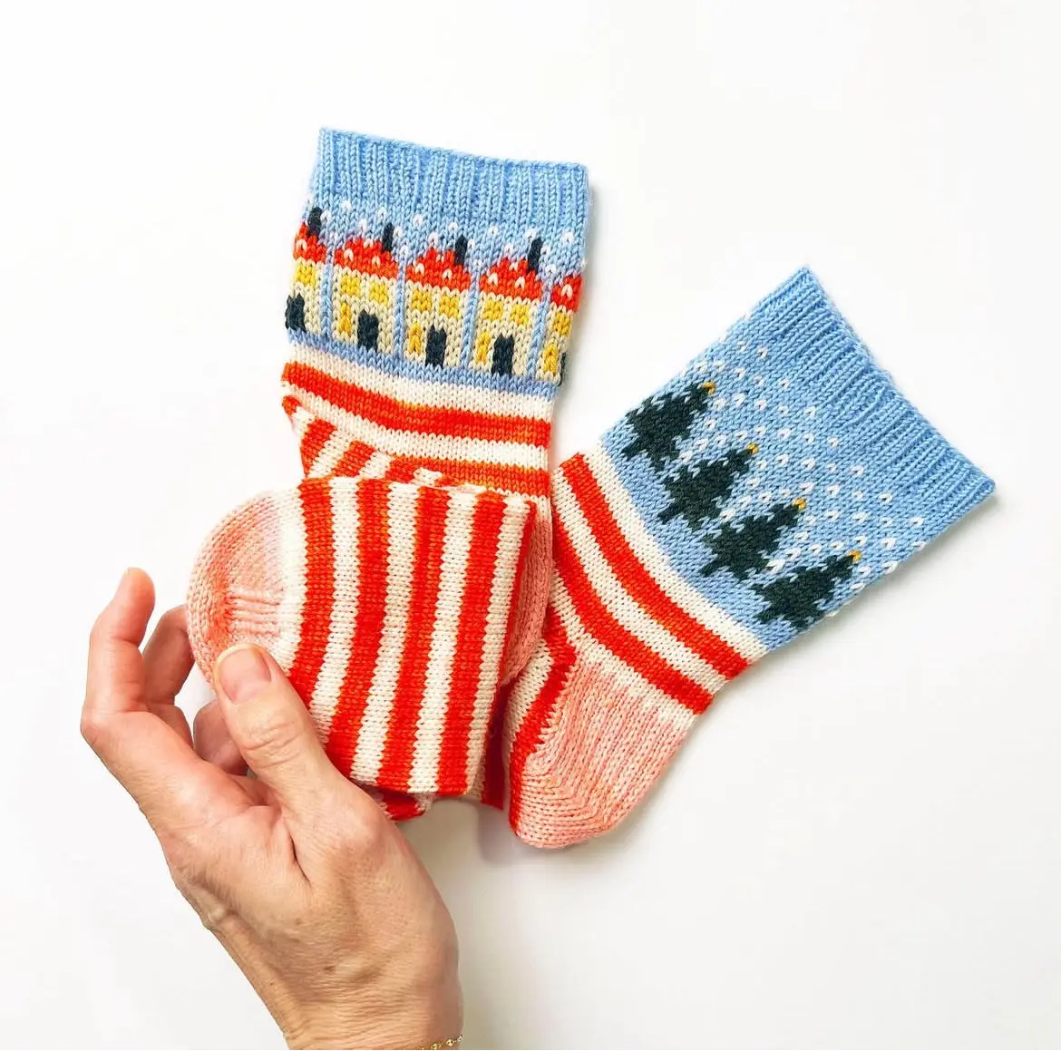 summer.lee.knits strømper julemønster til strik på farten